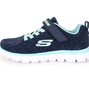 Sketchers size 10-11 Big Kids shoes